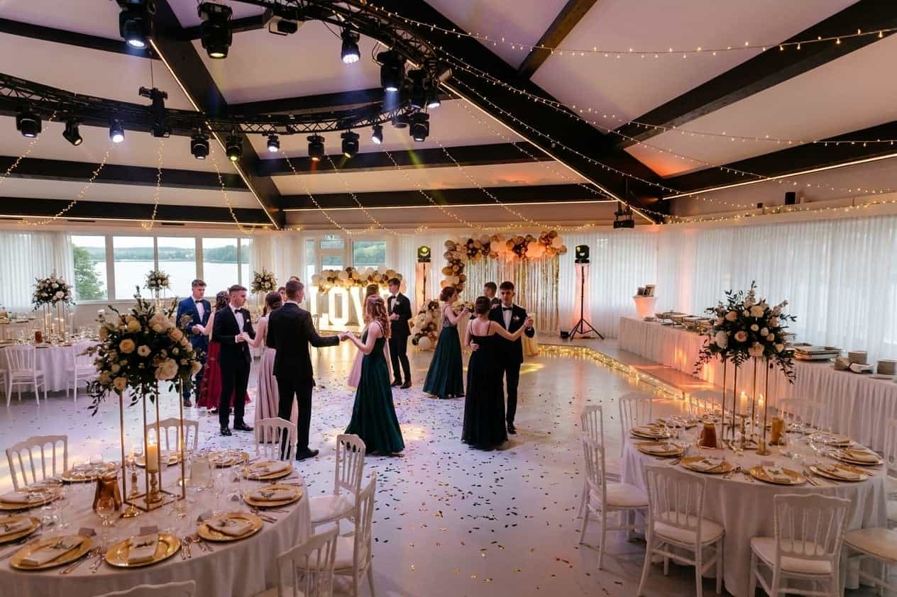 Abiball Location Augsburg: Feiern Sie Ihren Abschluss direkt am See - Royal am See